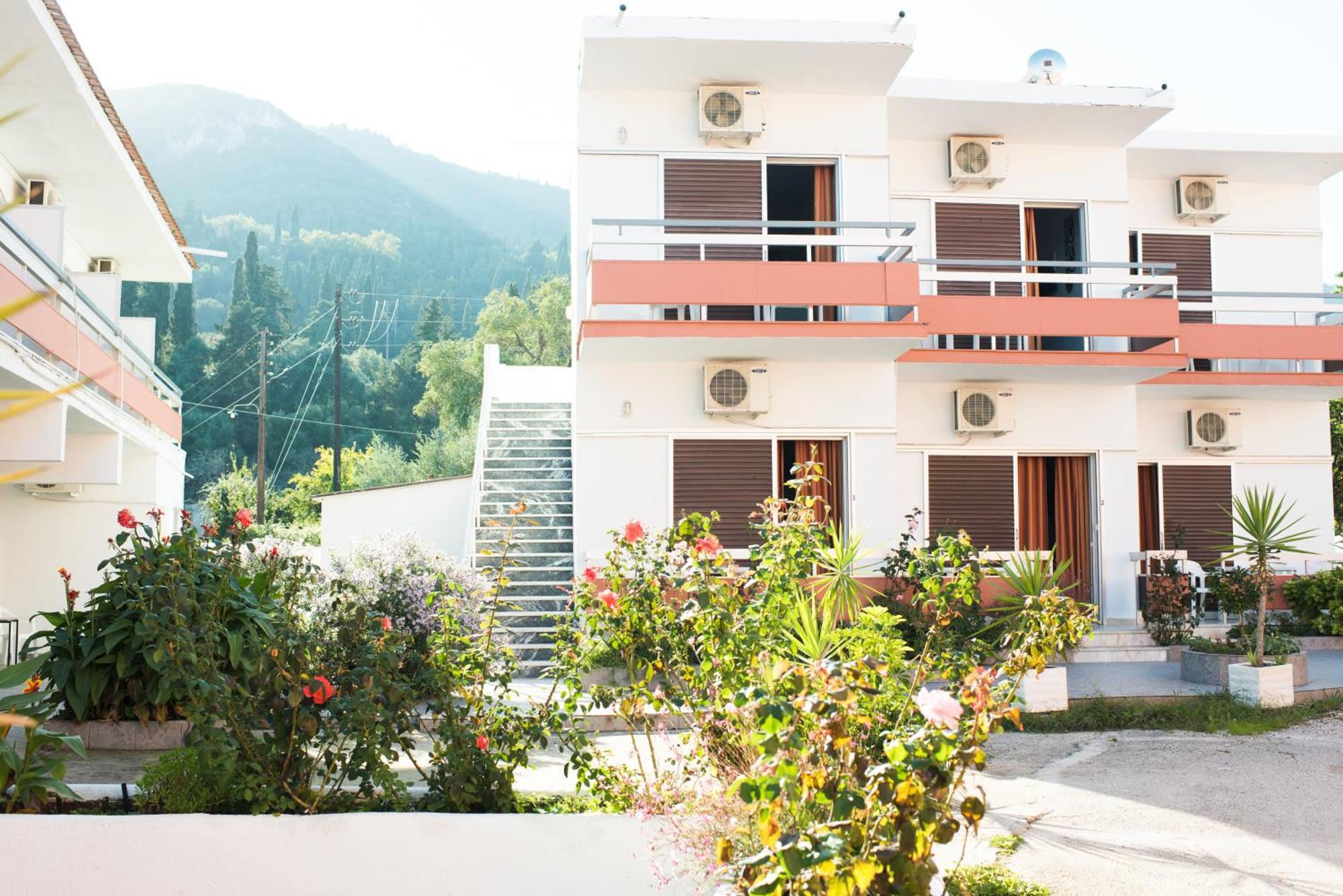 Sunlight Hotel Benitses  Bagian luar foto